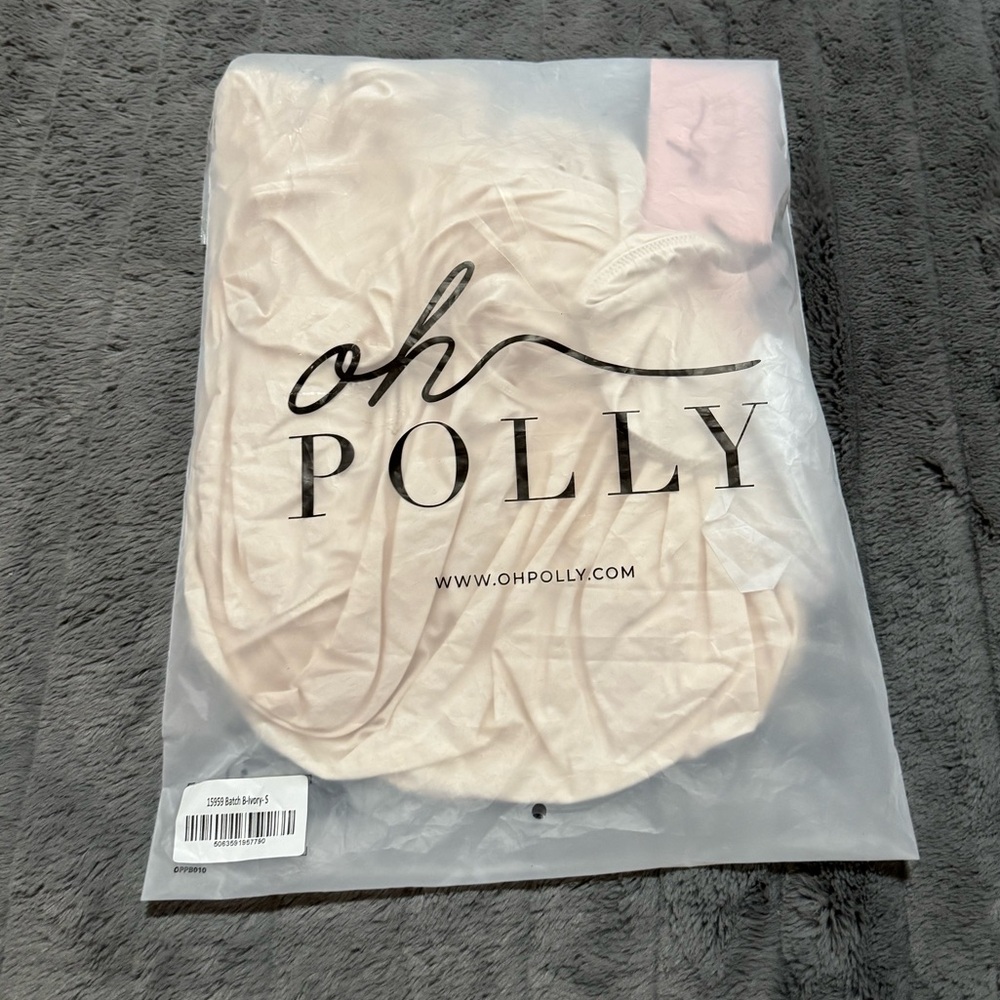 Oh Polly - Lida Draped Cape Mini Dress in Ivory - Picture 5 of 6